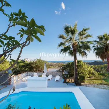 Venta de villa independiente en Estepona