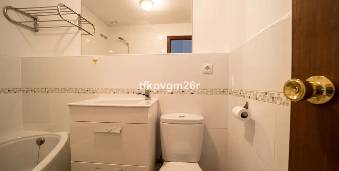 Sale of detached villa in Estepona 13