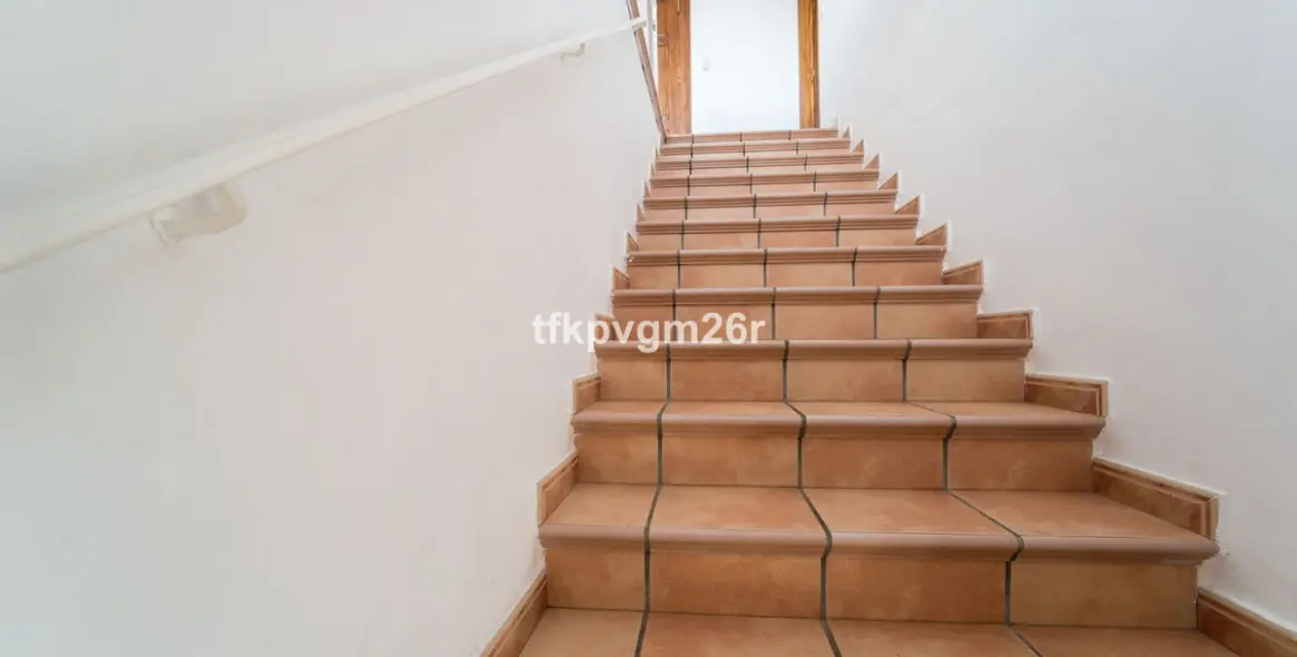 Sale of detached villa in Estepona 15