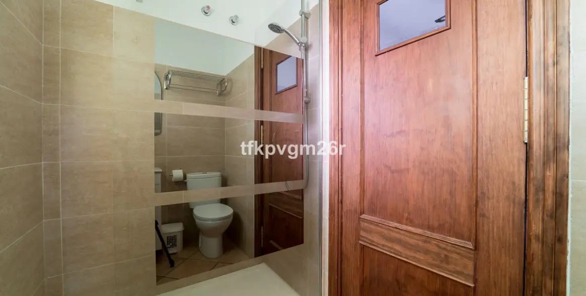 Sale of detached villa in Estepona 19