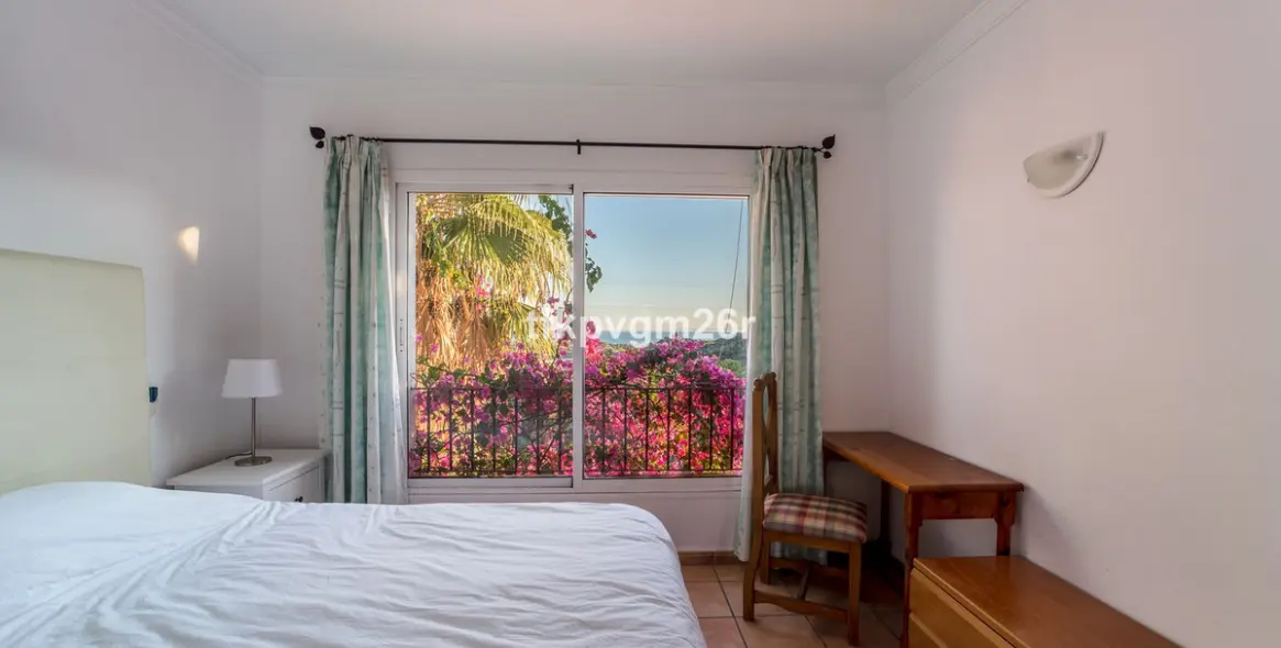 Sale of detached villa in Estepona 31