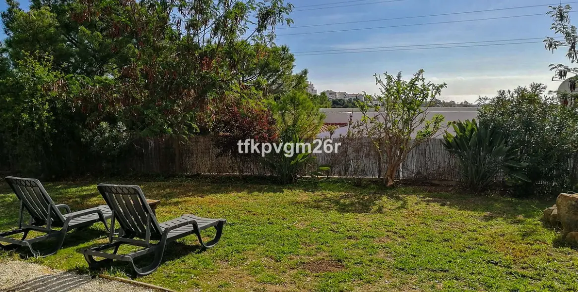 Sale of detached villa in Estepona 47