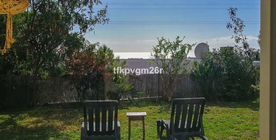 Sale of detached villa in Estepona 48