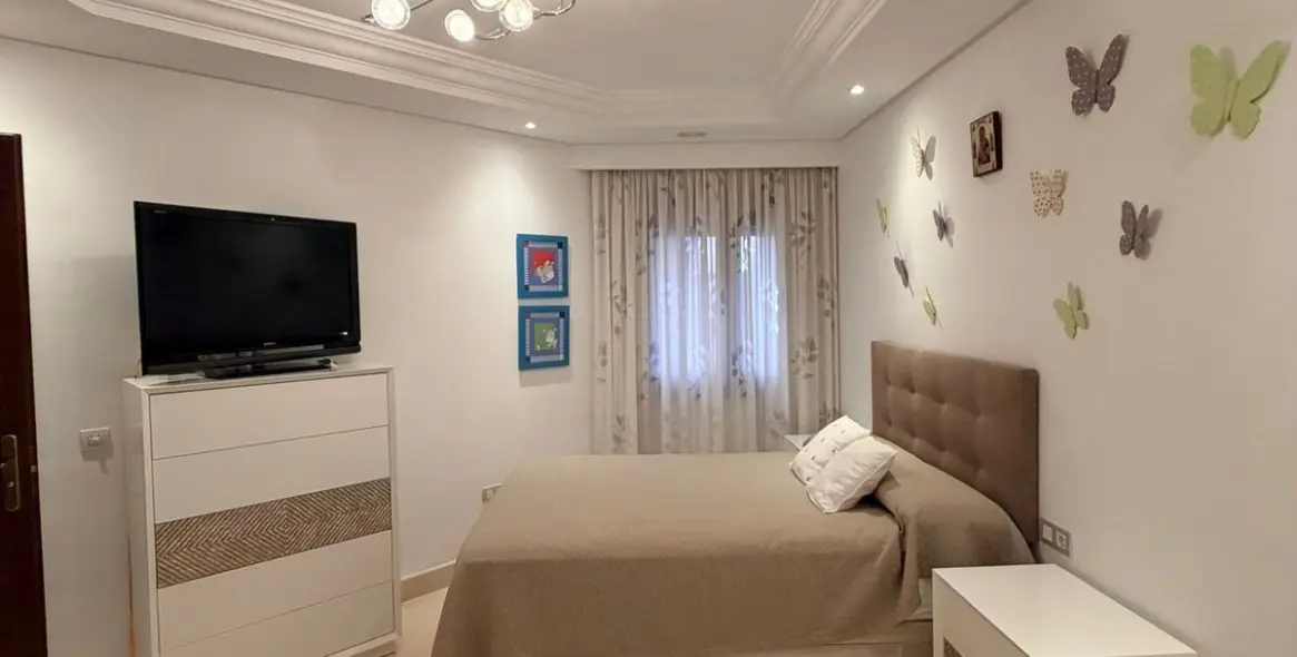 Sale of middle floor apartment in New Golden Mile 13