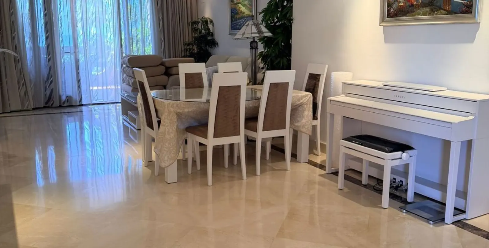Venta de apartamento en planta media en New Golden Mile 7
