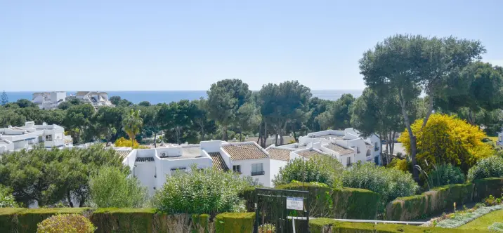 Продажа апартаментов на среднем этаже в Miraflores 2