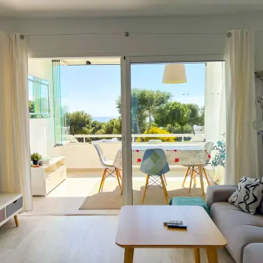 Продажа апартаментов на среднем этаже в Miraflores