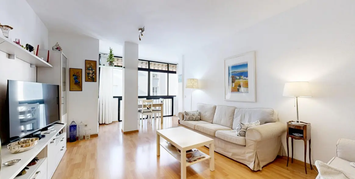 Sale of middle floor apartment in Fuengirola 2