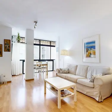 Sale of middle floor apartment in Fuengirola