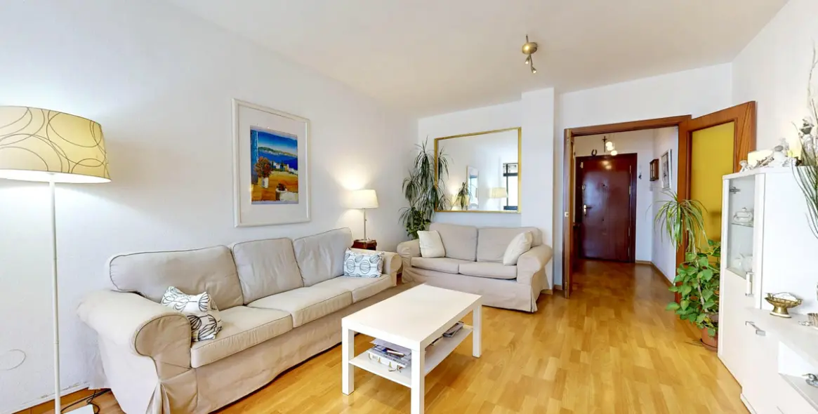 Sale of middle floor apartment in Fuengirola 4