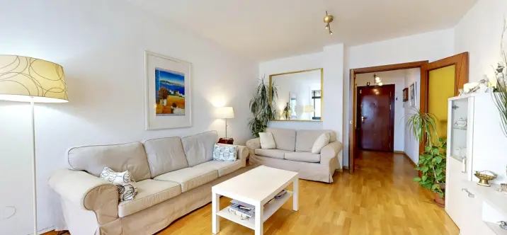 Sale of middle floor apartment in Fuengirola 3