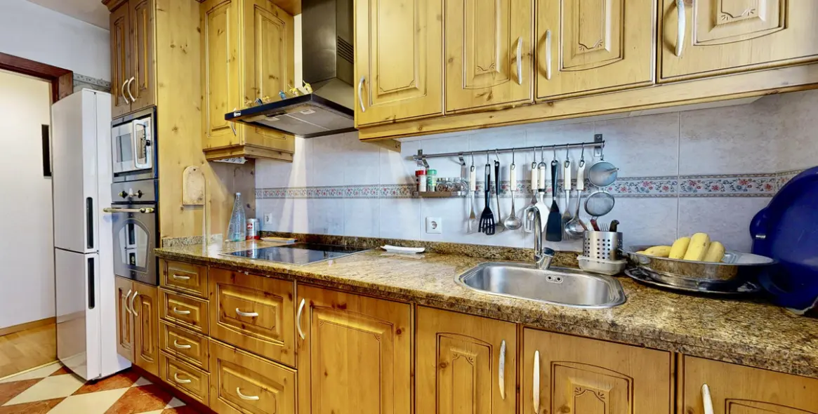 Sale of middle floor apartment in Fuengirola 8