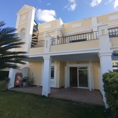 Venta de apartamento en planta baja en Aloha