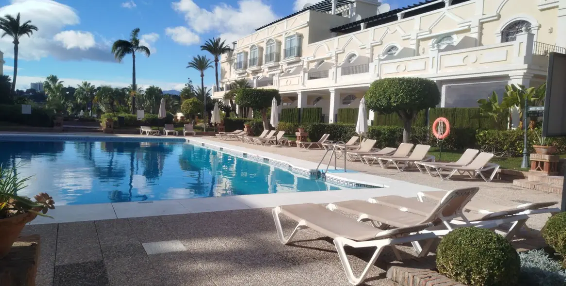 Venta de apartamento en planta baja en Aloha 3