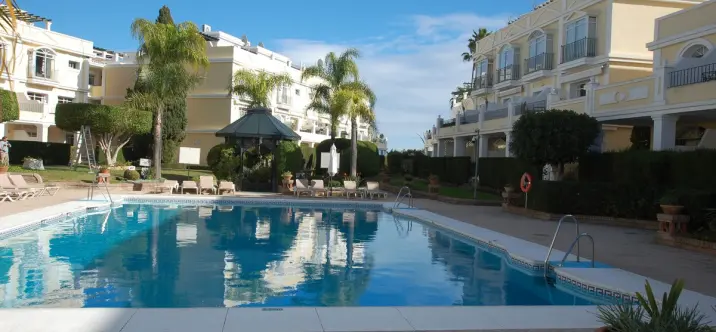 Venta de apartamento en planta baja en Aloha 4