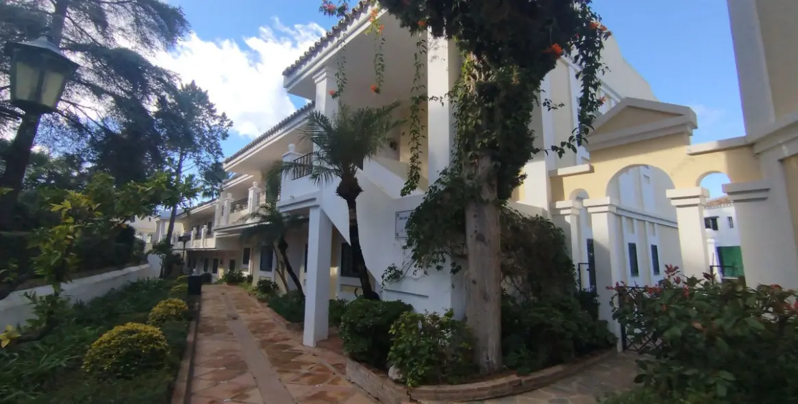 Venta de apartamento en planta baja en Aloha 6