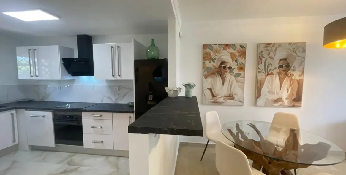 Venta de apartamento en planta baja en Aloha 18