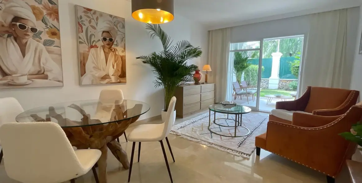 Venta de apartamento en planta baja en Aloha 19