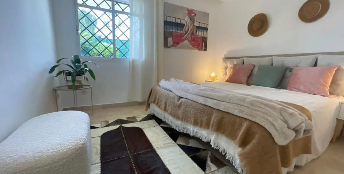 Venta de apartamento en planta baja en Aloha 21
