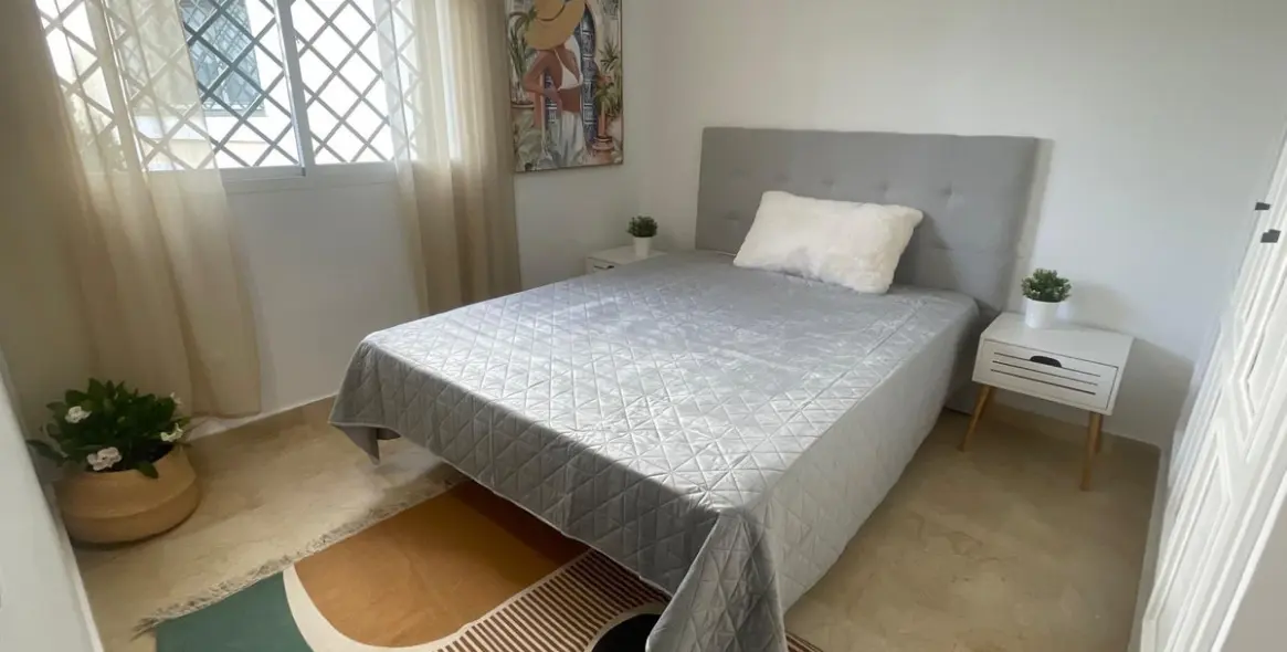 Venta de apartamento en planta baja en Aloha 25