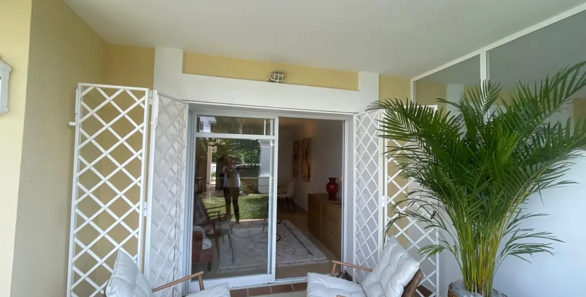 Venta de apartamento en planta baja en Aloha 34