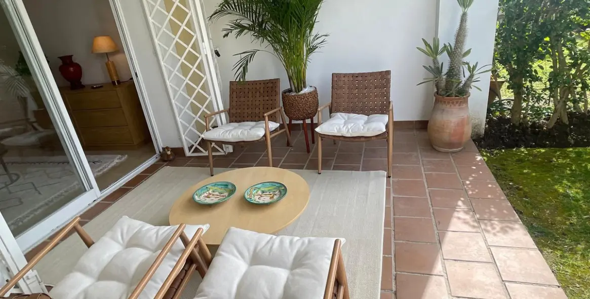 Venta de apartamento en planta baja en Aloha 38