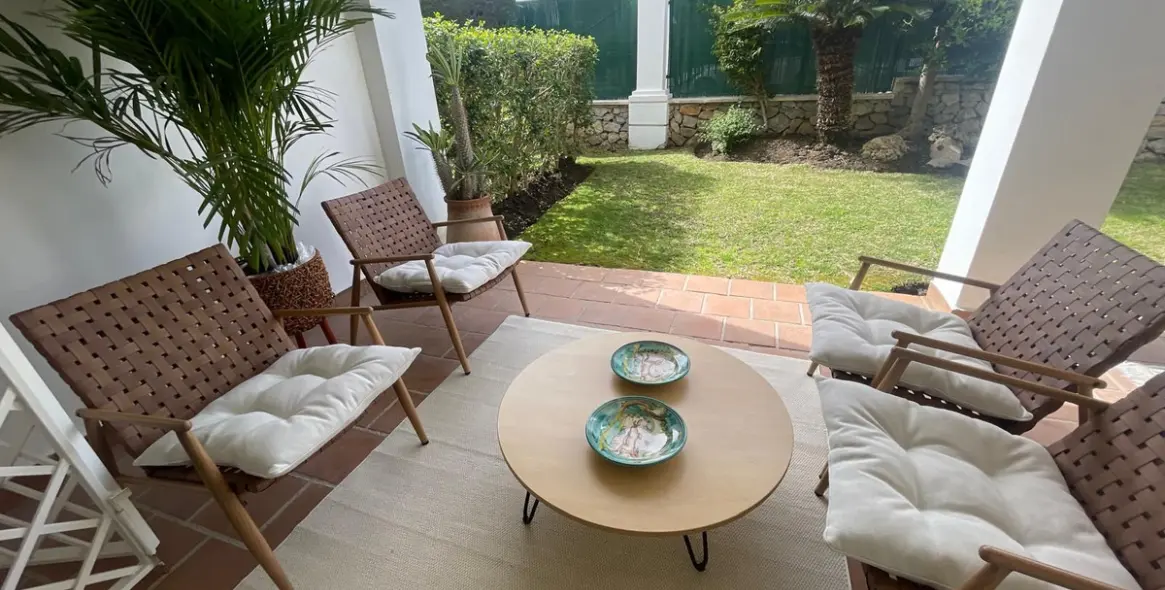 Venta de apartamento en planta baja en Aloha 40
