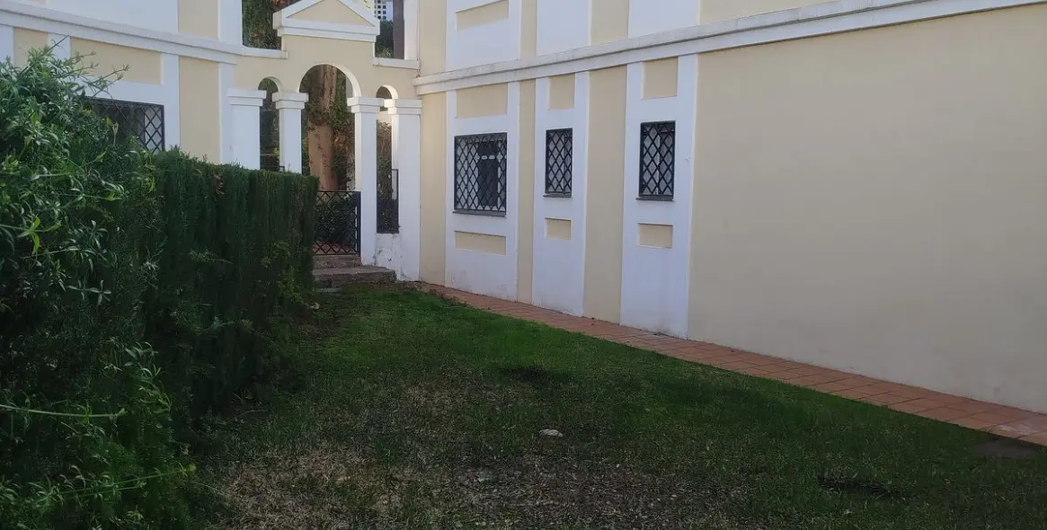 Venta de apartamento en planta baja en Aloha 62