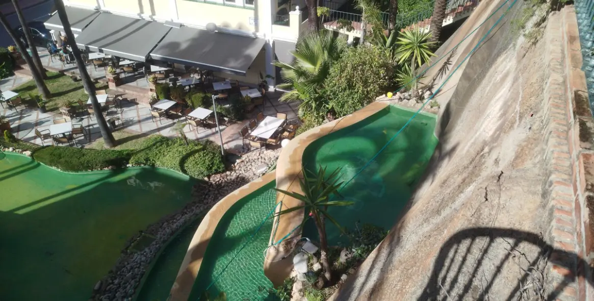 Venta de apartamento en planta baja en Aloha 84