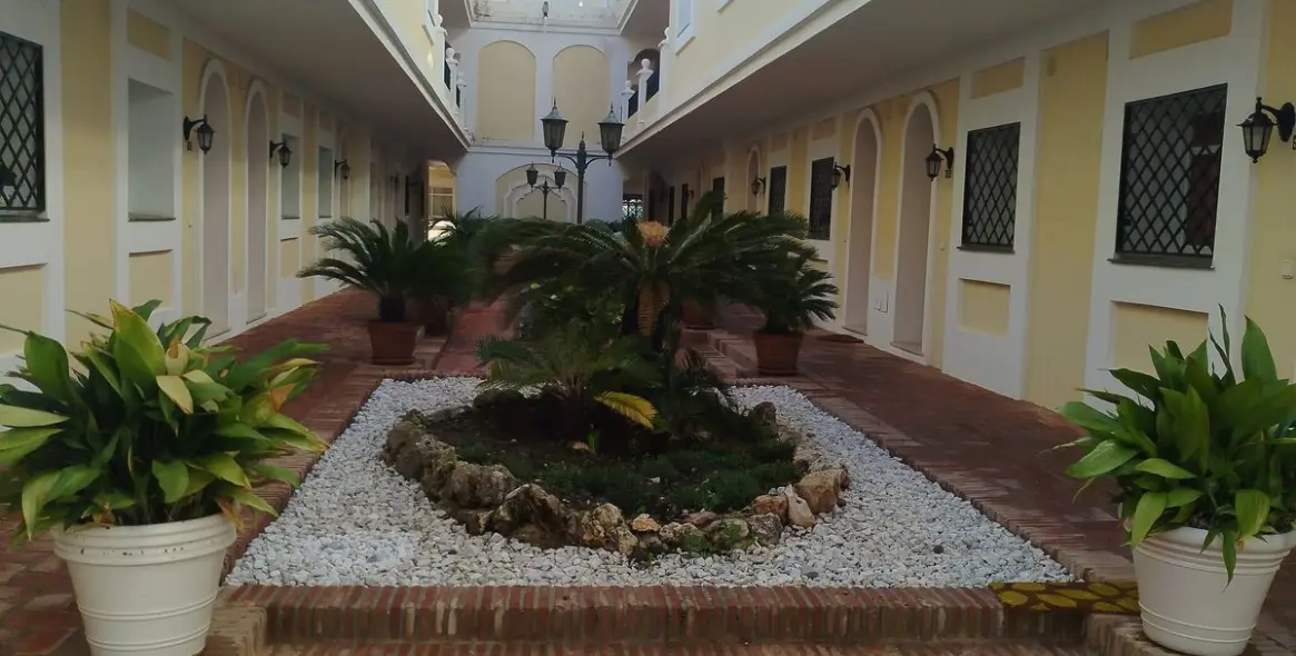 Venta de apartamento en planta baja en Aloha 94