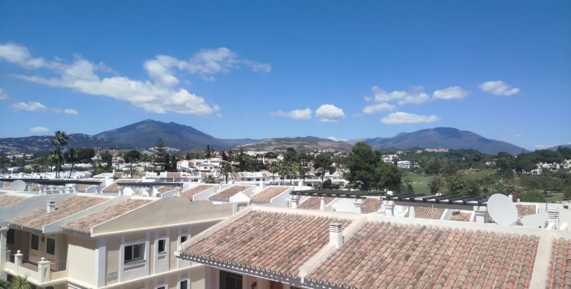 Venta de apartamento en planta baja en Aloha 112