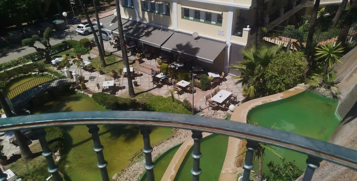 Venta de apartamento en planta baja en Aloha 113