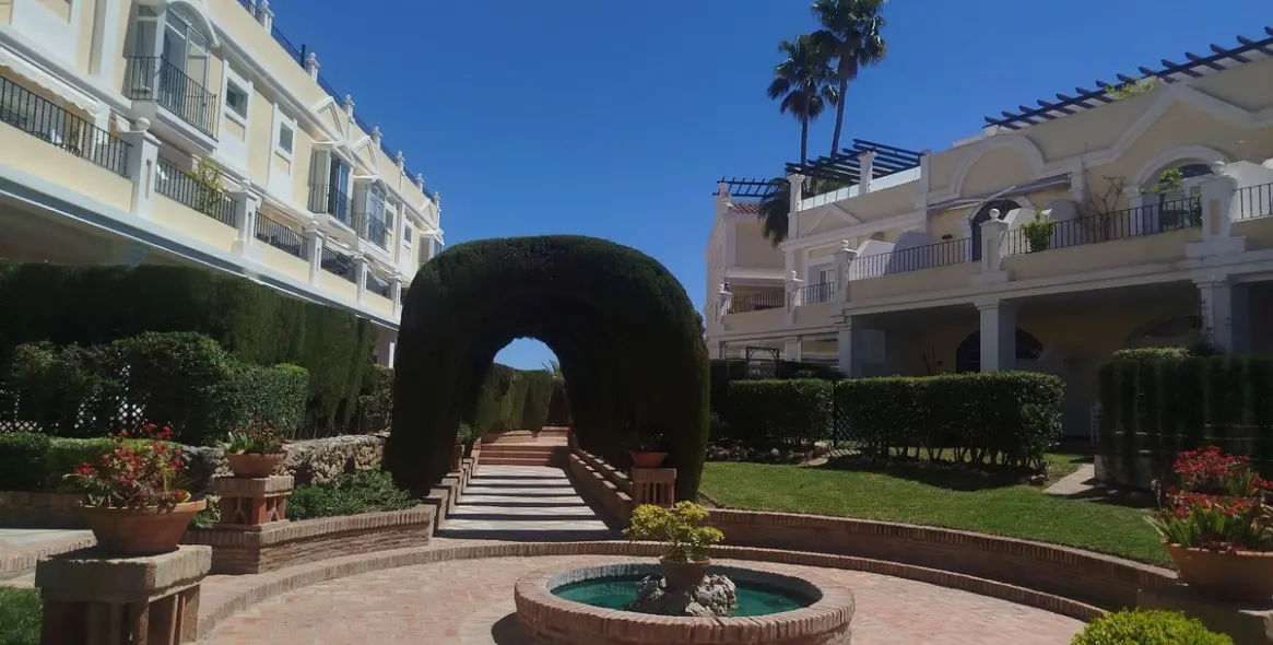 Venta de apartamento en planta baja en Aloha 116