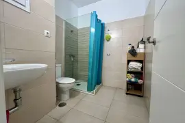 Image 4 thumb