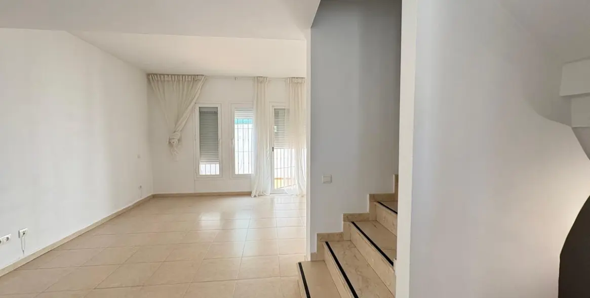 Sale of townhouse in Estepona 4