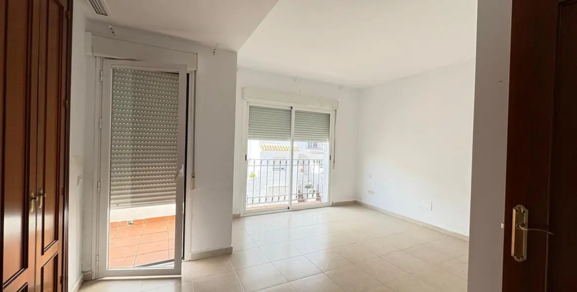 Sale of townhouse in Estepona 12