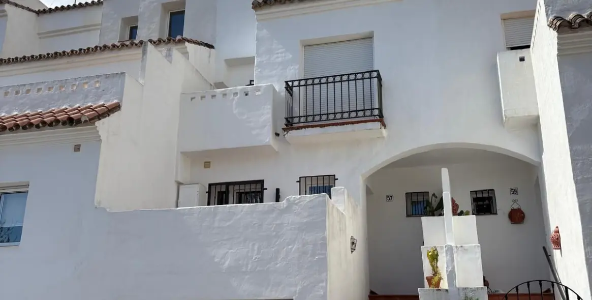 Sale of townhouse in Estepona 18