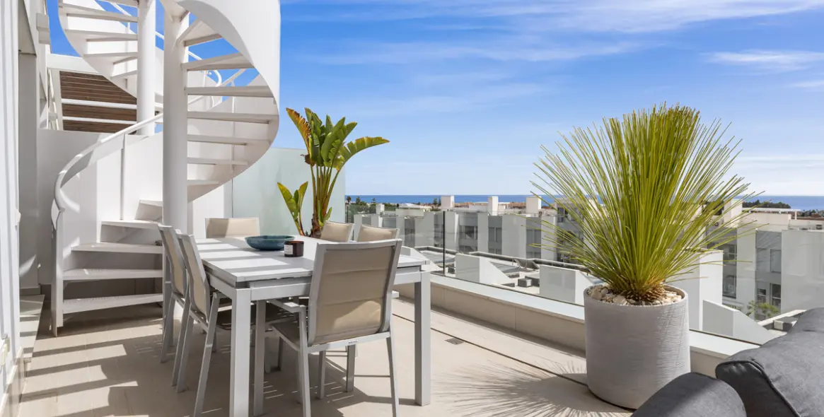 Sale of penthouse in Cancelada 1