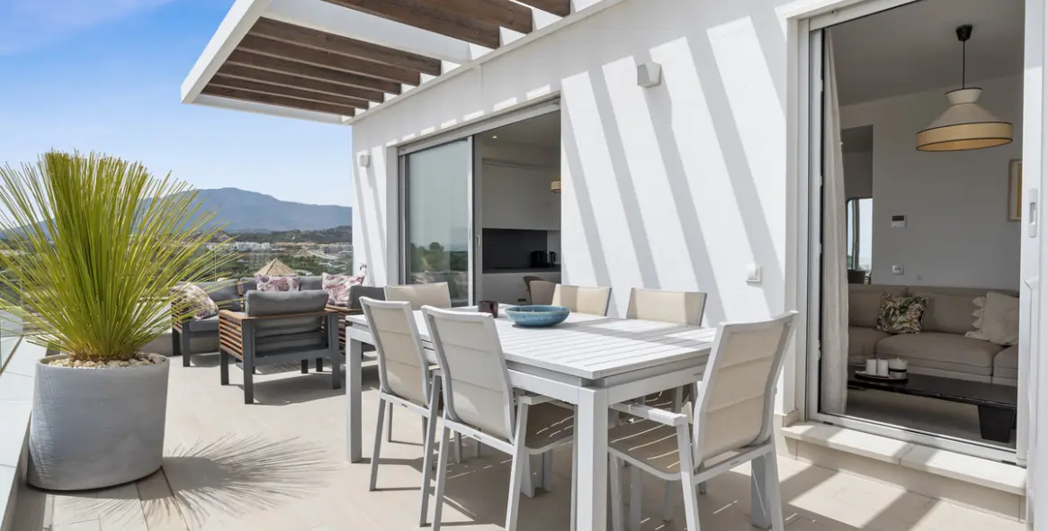 Sale of penthouse in Cancelada 3