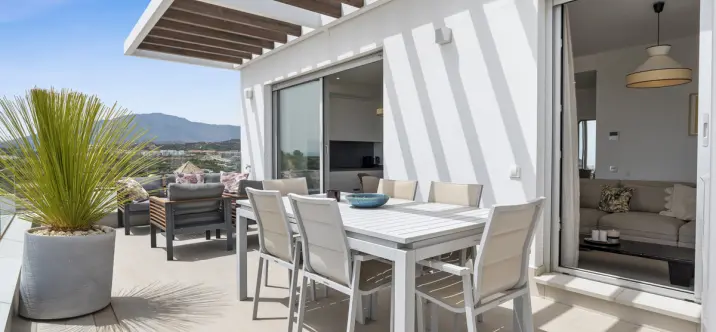 Sale of penthouse in Cancelada 2