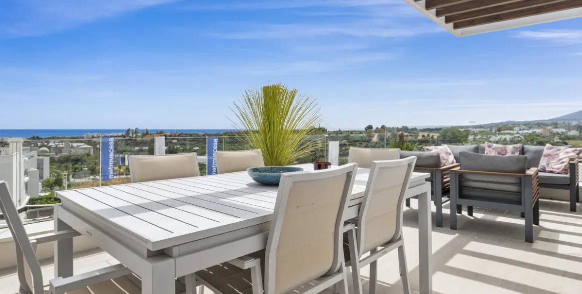 Sale of penthouse in Cancelada 16