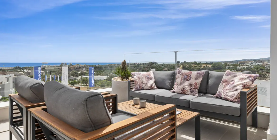 Sale of penthouse in Cancelada 17