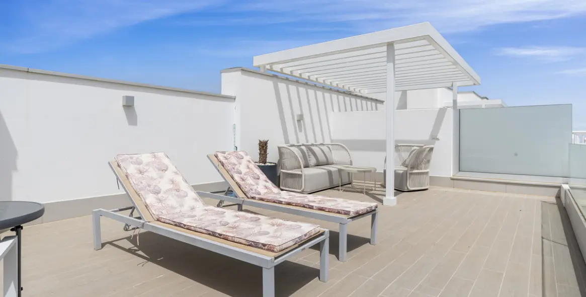 Sale of penthouse in Cancelada 19