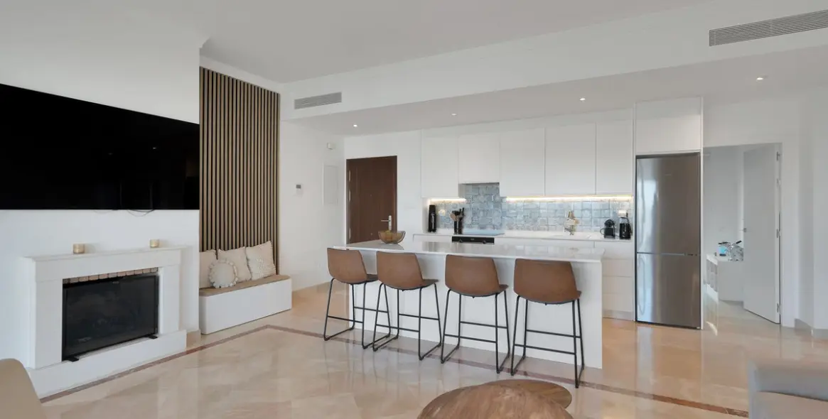 Sale of ground floor apartment in El Paraiso 8