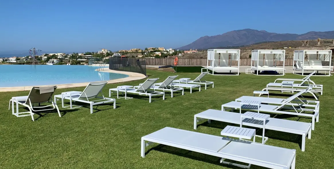 Sale of ground floor apartment in El Paraiso 20