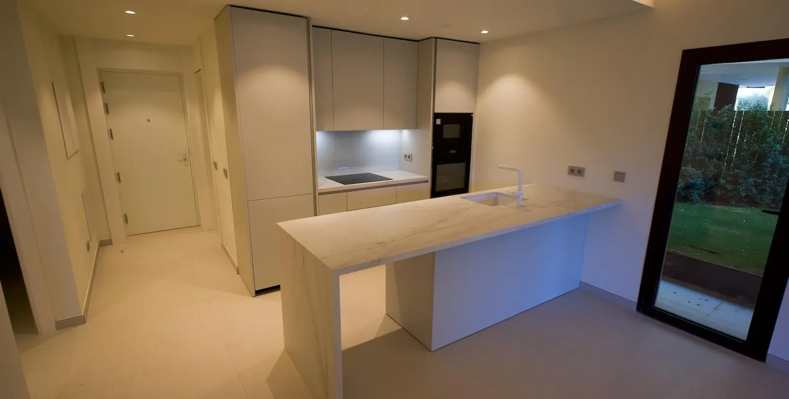 Sale of ground floor apartment in Higueron 10