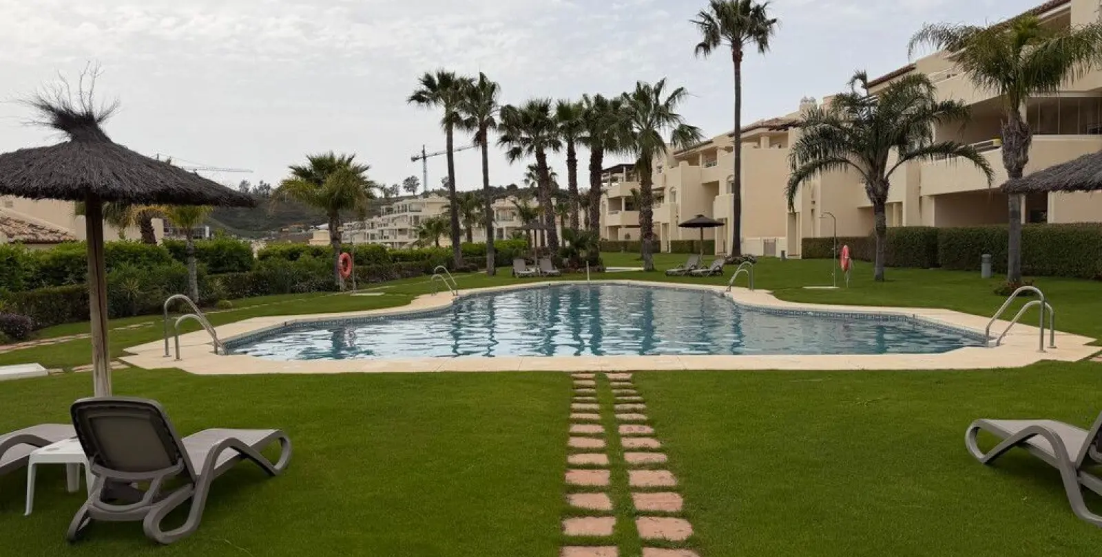 Sale of middle floor apartment in Mijas Costa 2