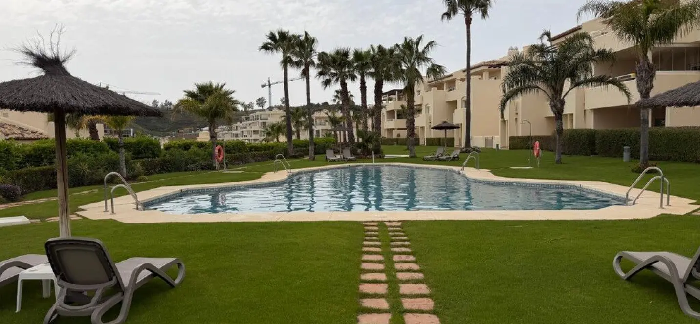 Sale of middle floor apartment in Mijas Costa 1