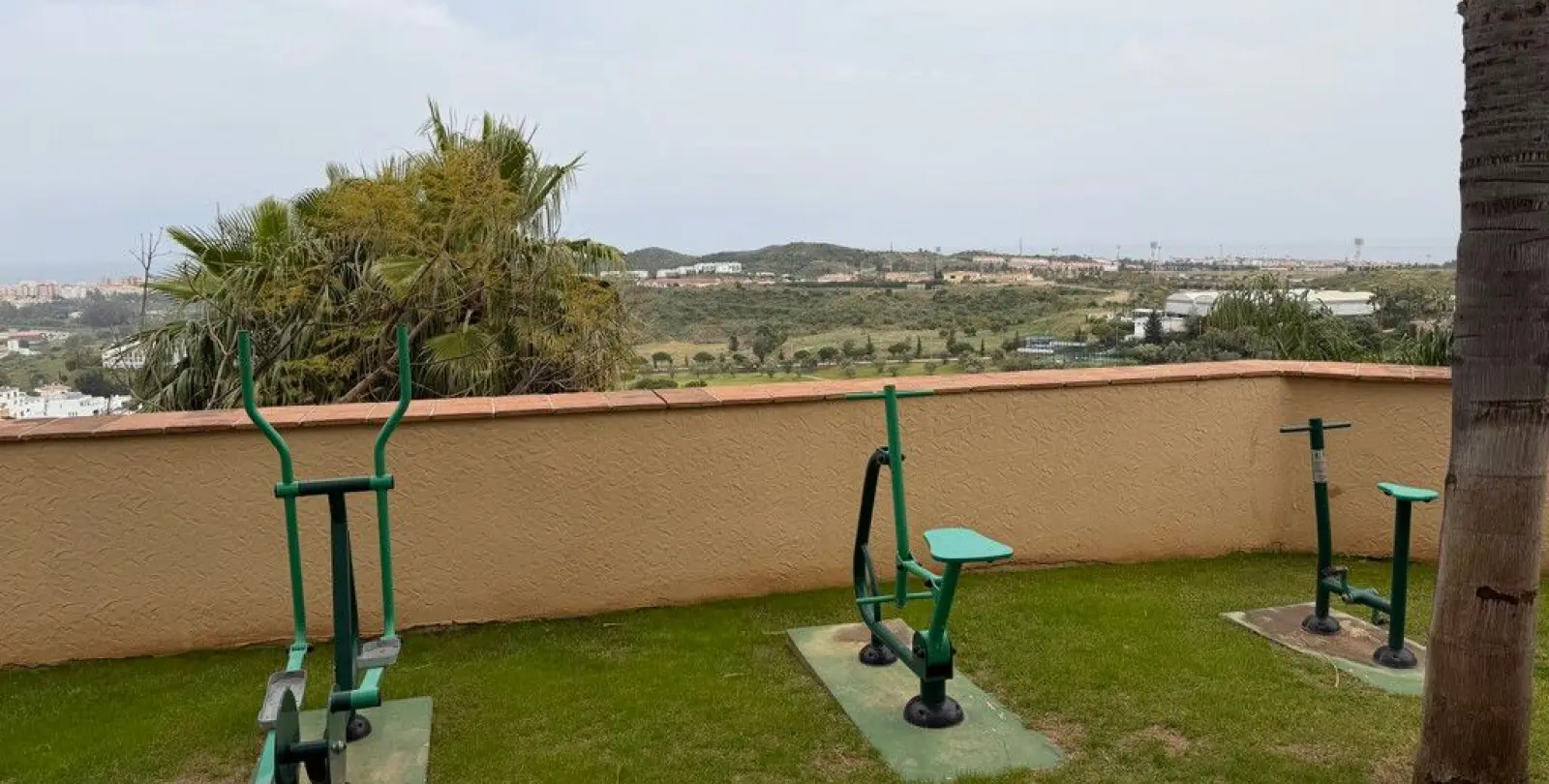 Sale of middle floor apartment in Mijas Costa 5