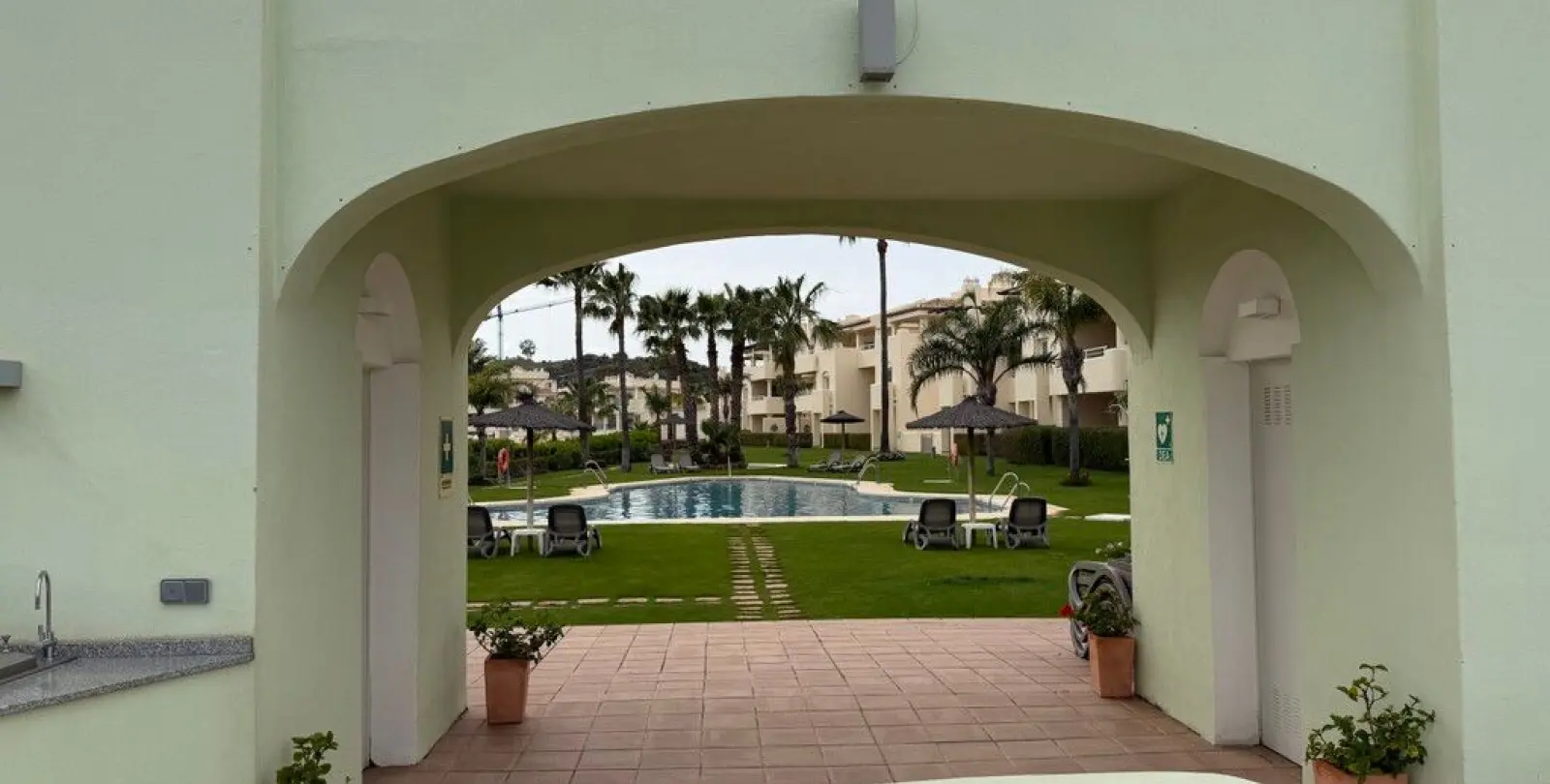 Sale of middle floor apartment in Mijas Costa 8